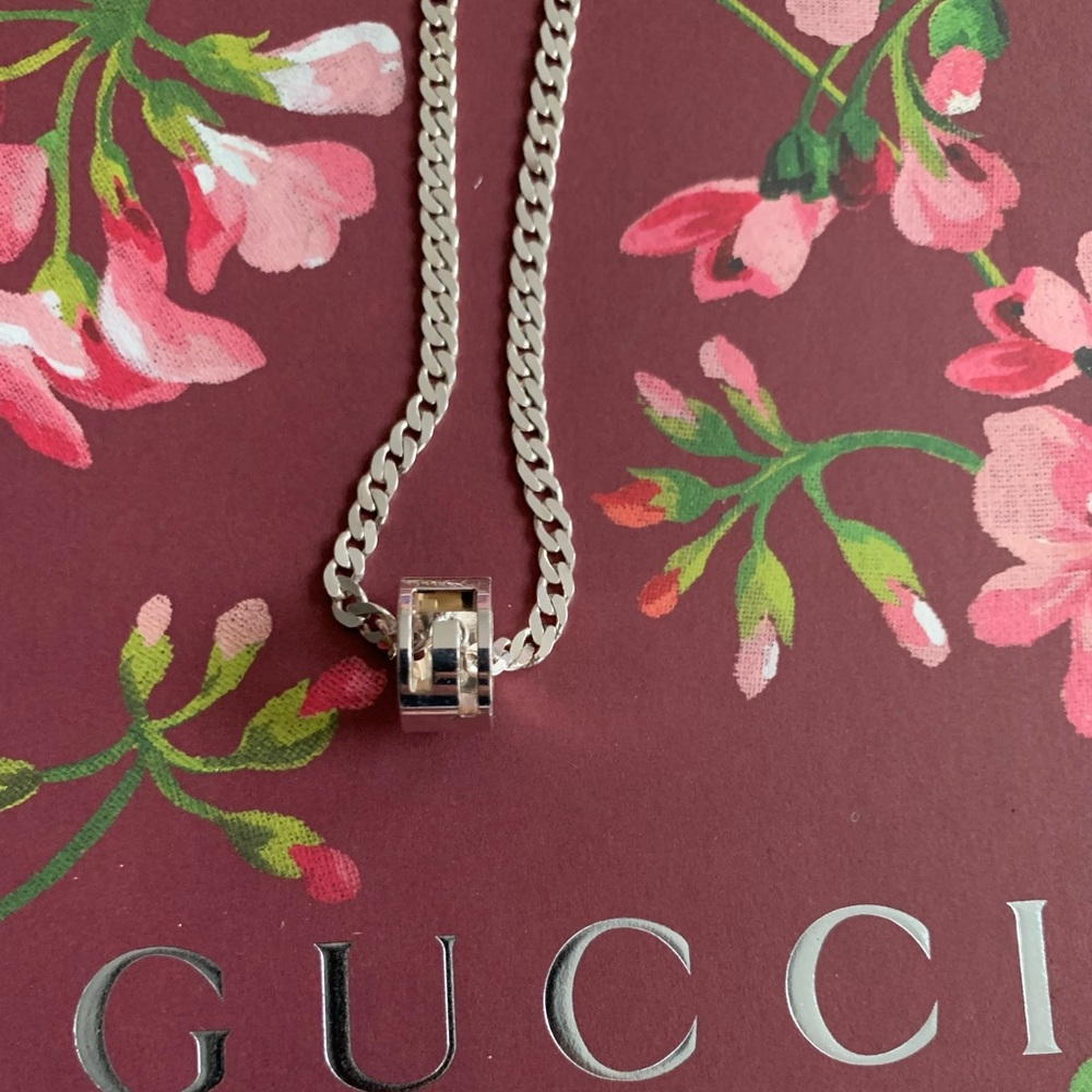 New Authentic GUCCI Circle G Logo Affixed Pendant NECKLACE Chain Unisex Silver